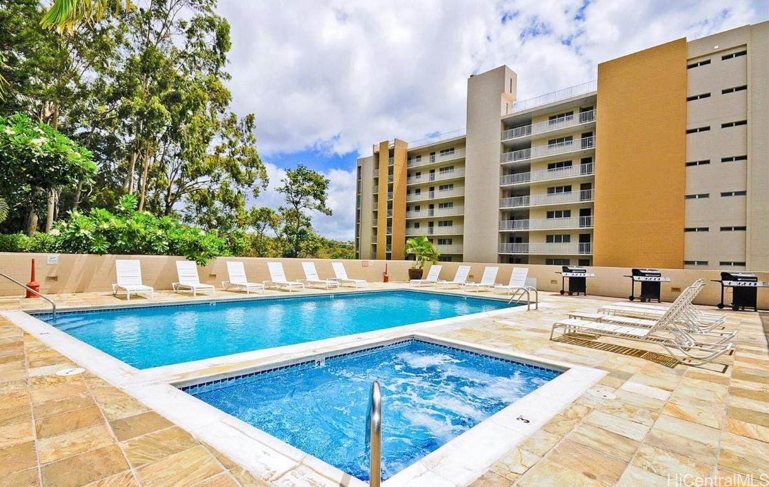 Colonnade on the Greens condo # 5-1404, Aiea, Hawaii - photo 10 of 17