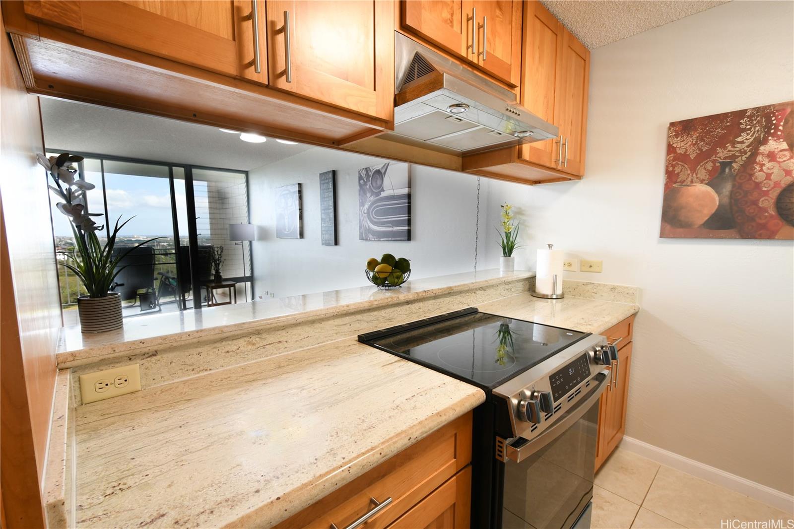Colonnade on the Greens condo # 5/804, Aiea, Hawaii - photo 6 of 23