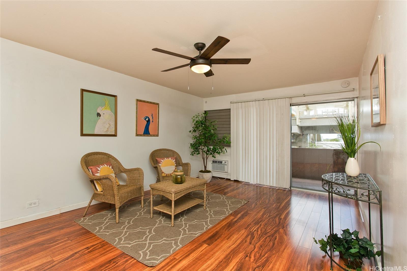 Pearl Ridge Terraces condos for sale in Waimalu Oahu