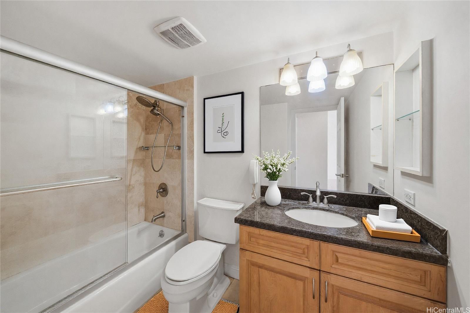 Pearl Ridge Terraces condo # 311, Aiea, Hawaii - photo 5 of 25