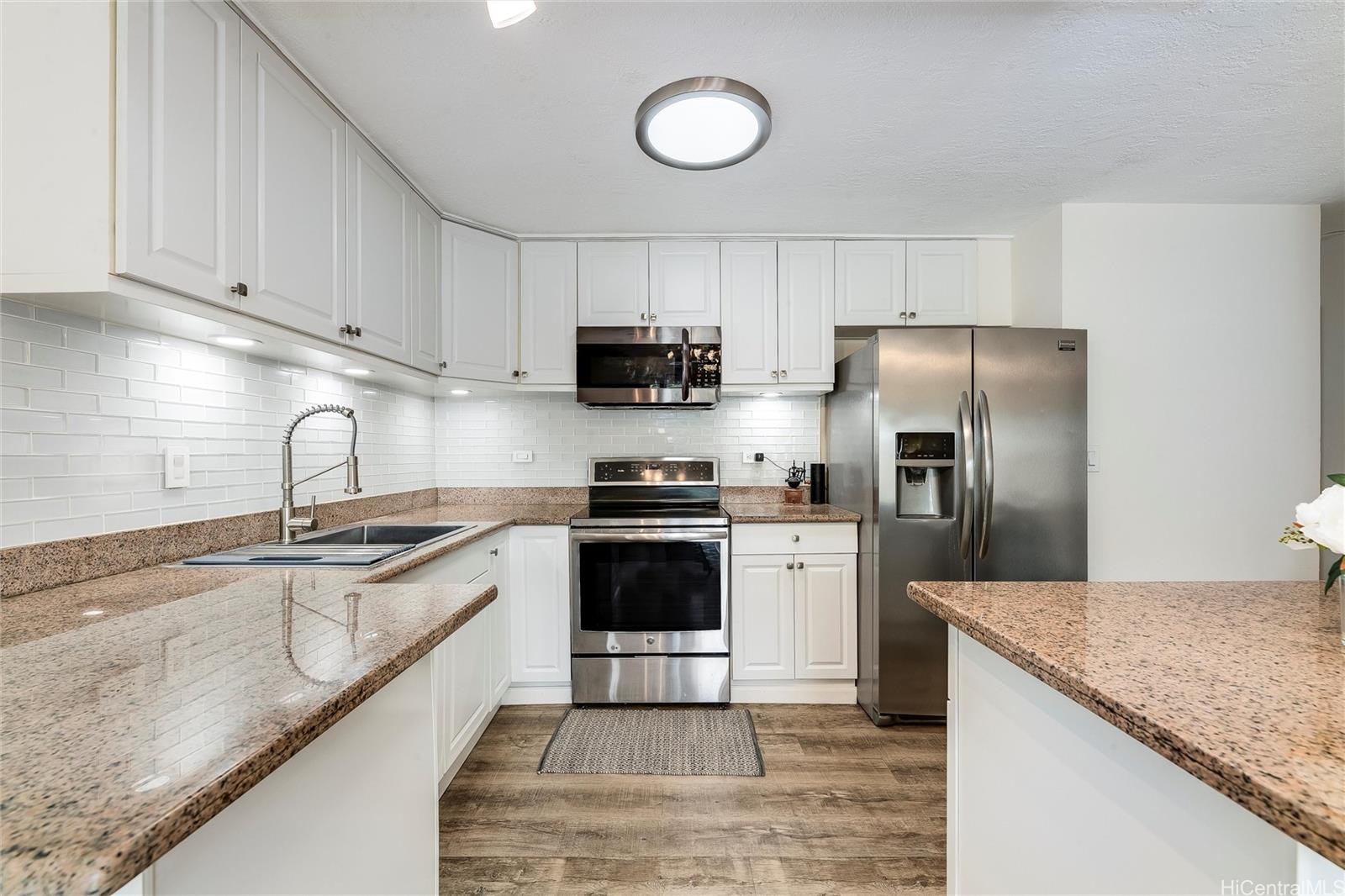 Pearl Ridge Terraces condo # 230, Aiea, Hawaii - photo 3 of 24