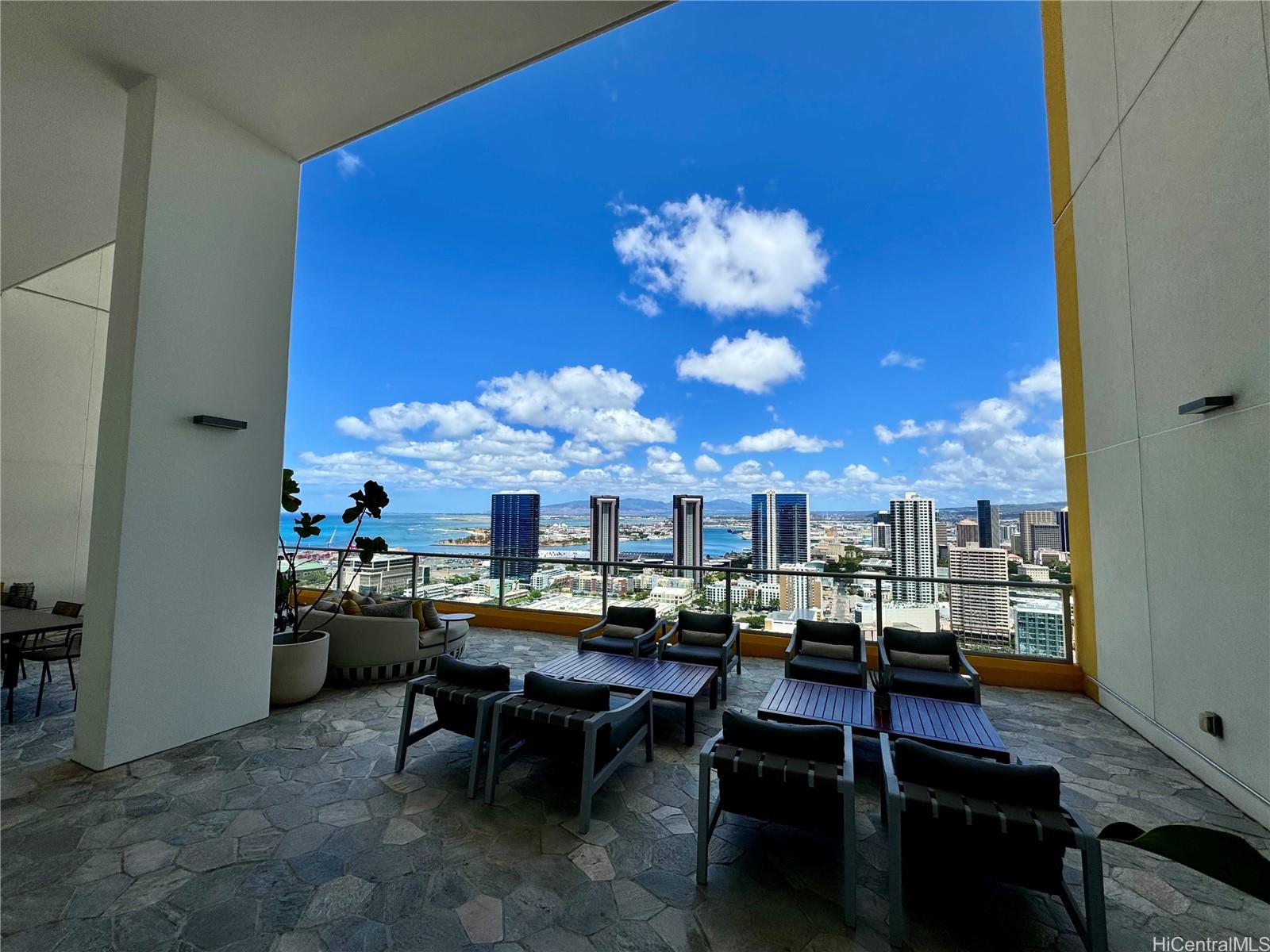 988 Halekauwila condo # 1613, Honolulu, Hawaii - photo 2 of 25