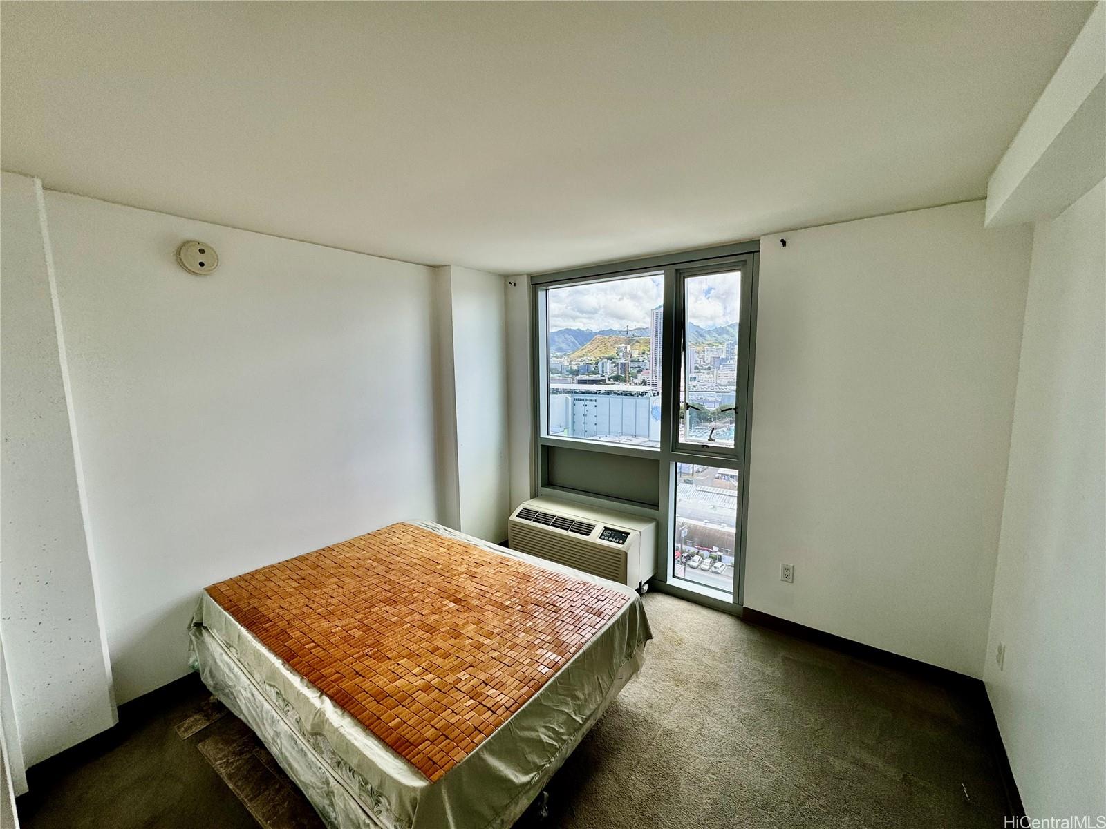 988 Halekauwila condo # 1613, Honolulu, Hawaii - photo 5 of 25