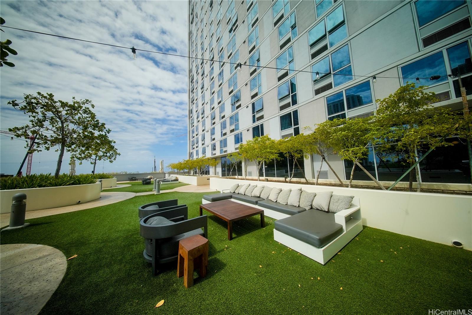 988 Halekauwila condo # 1712, Honolulu, Hawaii - photo 12 of 14