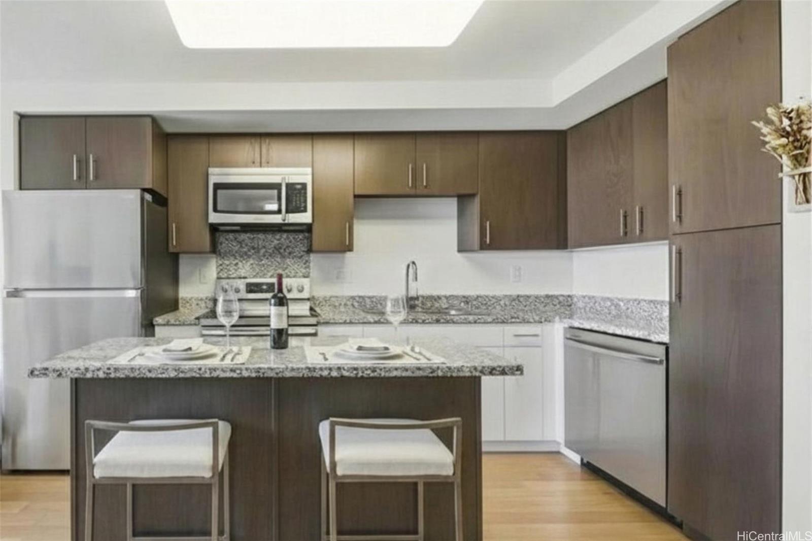 988 Halekauwila condo # 1712, Honolulu, Hawaii - photo 5 of 14