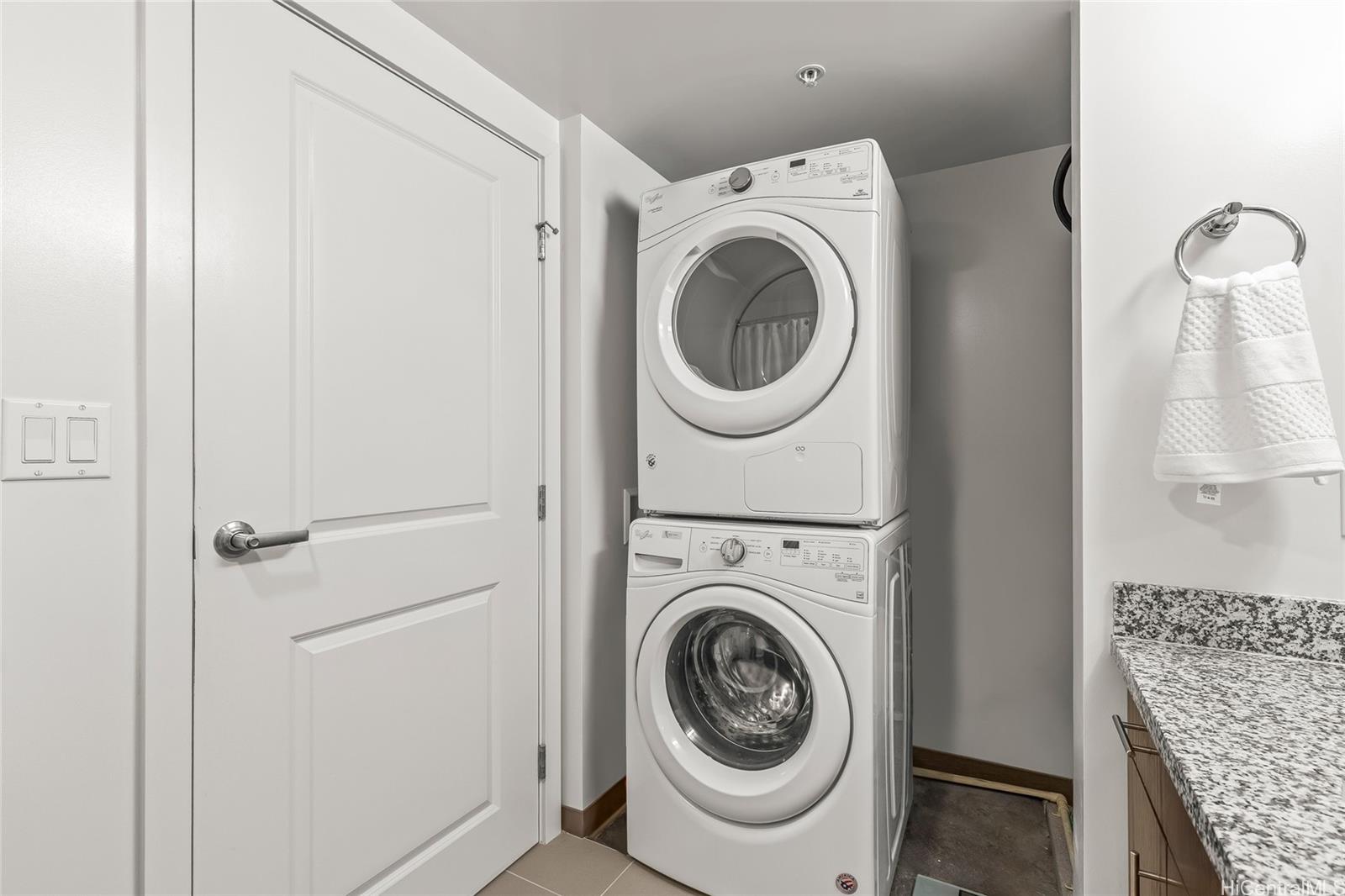 Ke Kilohana condo # 1812, Honolulu, Hawaii - photo 5 of 25