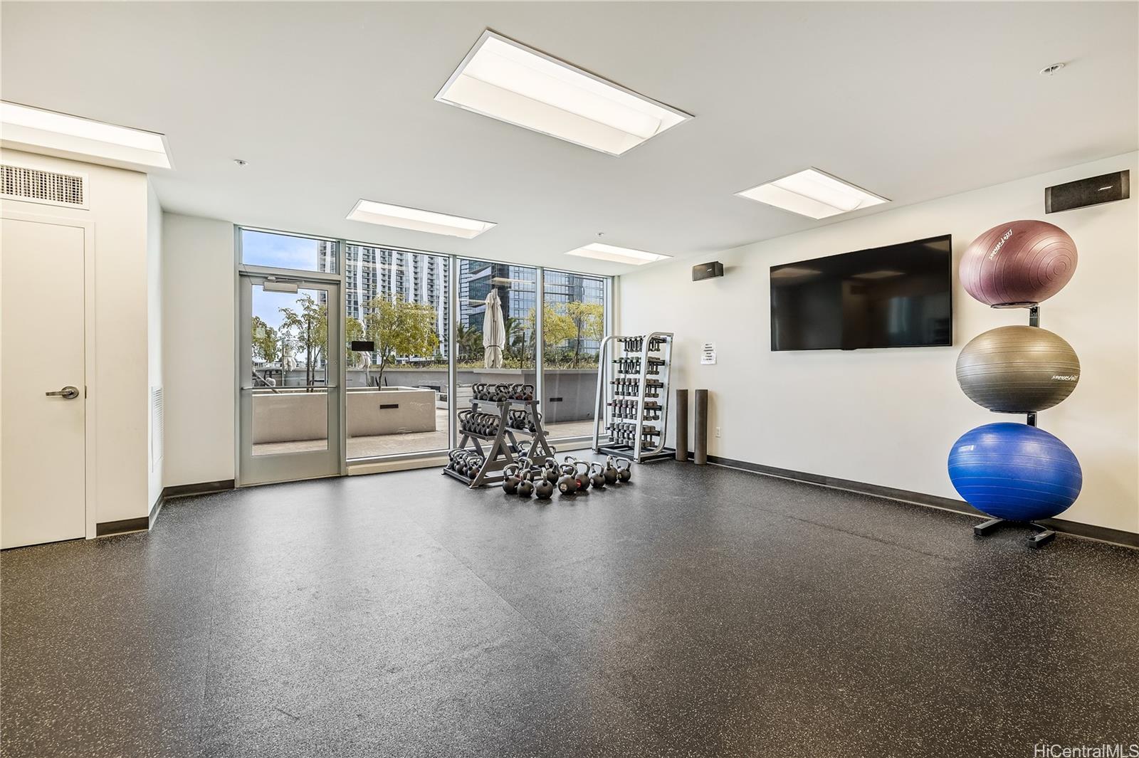 988 Halekauwila condo # 3012, Honolulu, Hawaii - photo 19 of 25