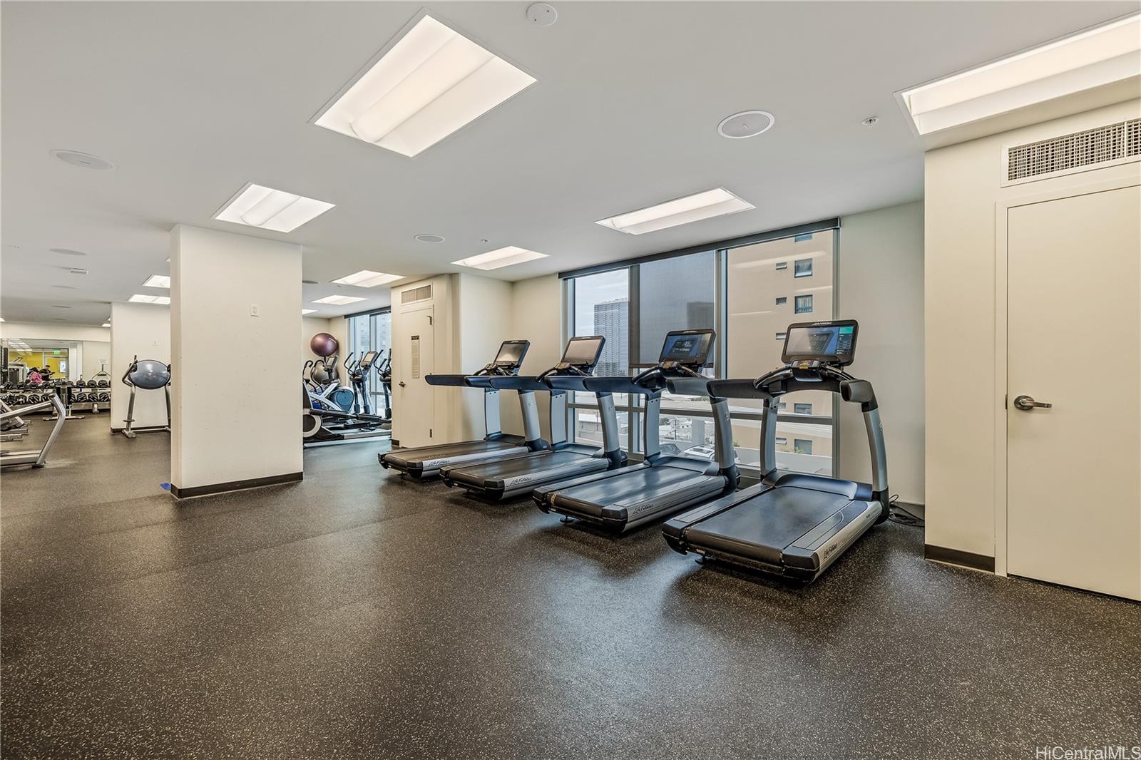 988 Halekauwila condo # 3012, Honolulu, Hawaii - photo 20 of 25