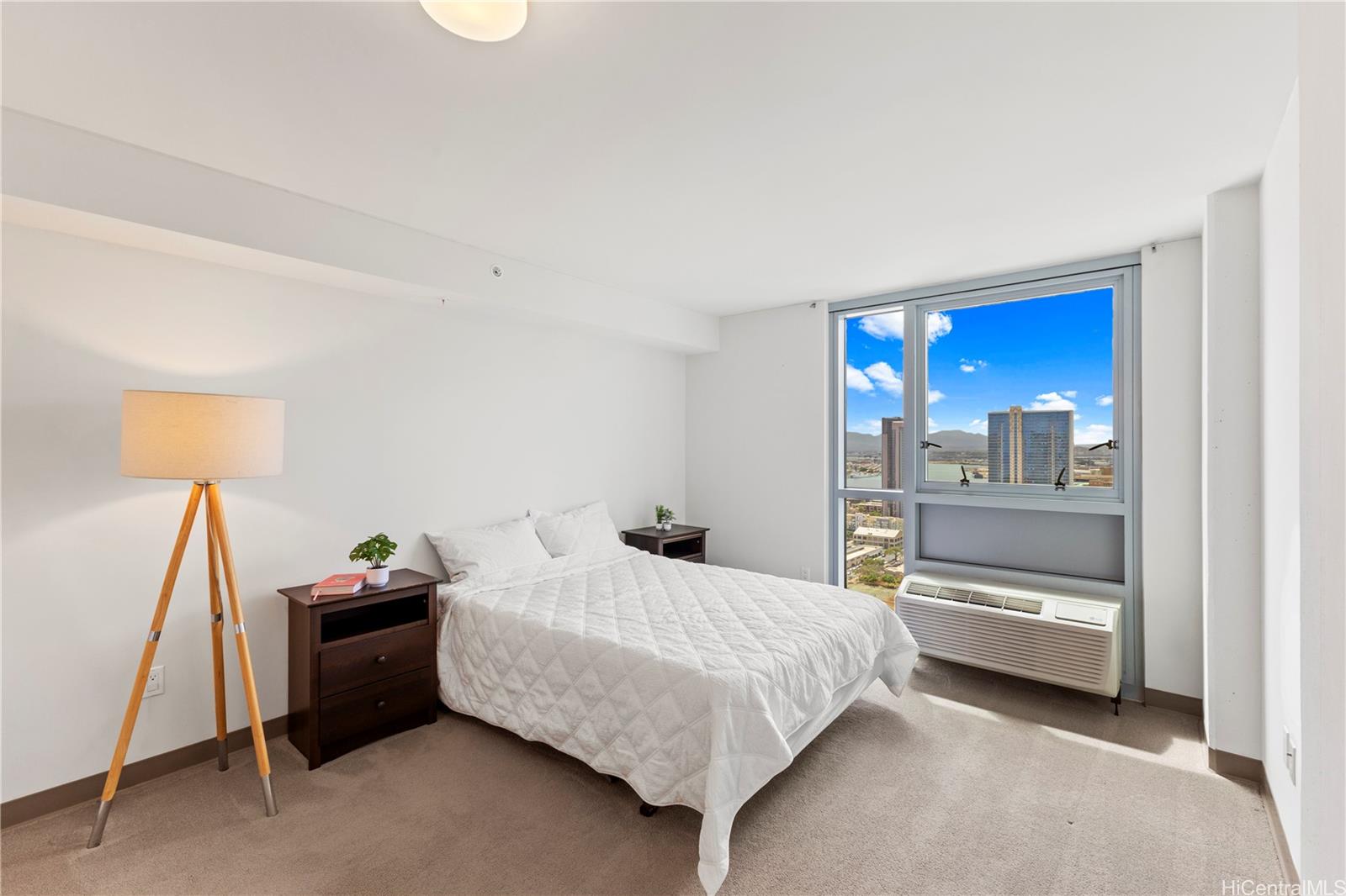 988 Halekauwila condo # 3305, Honolulu, Hawaii - photo 15 of 25