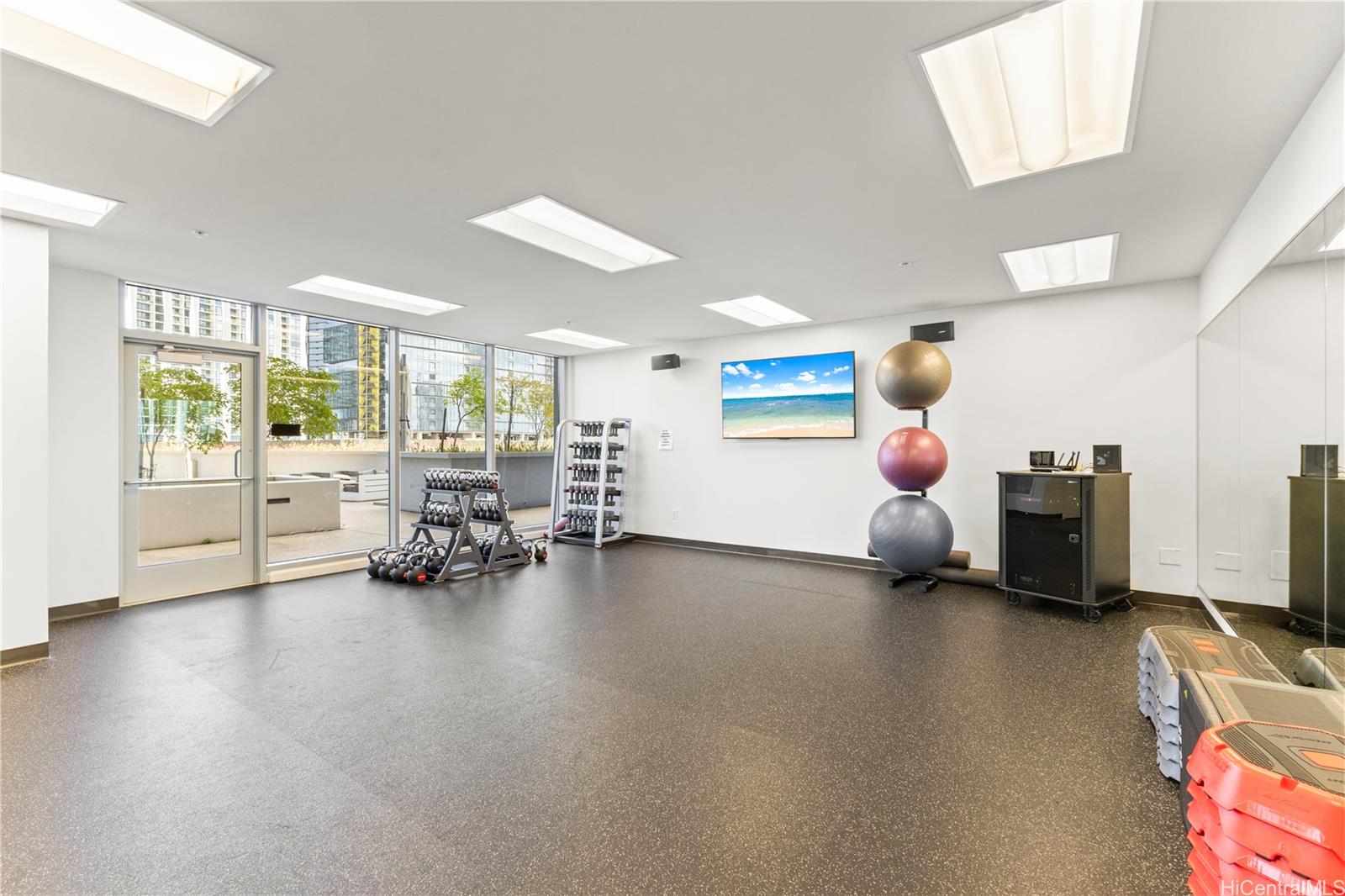988 Halekauwila condo # 3305, Honolulu, Hawaii - photo 21 of 25