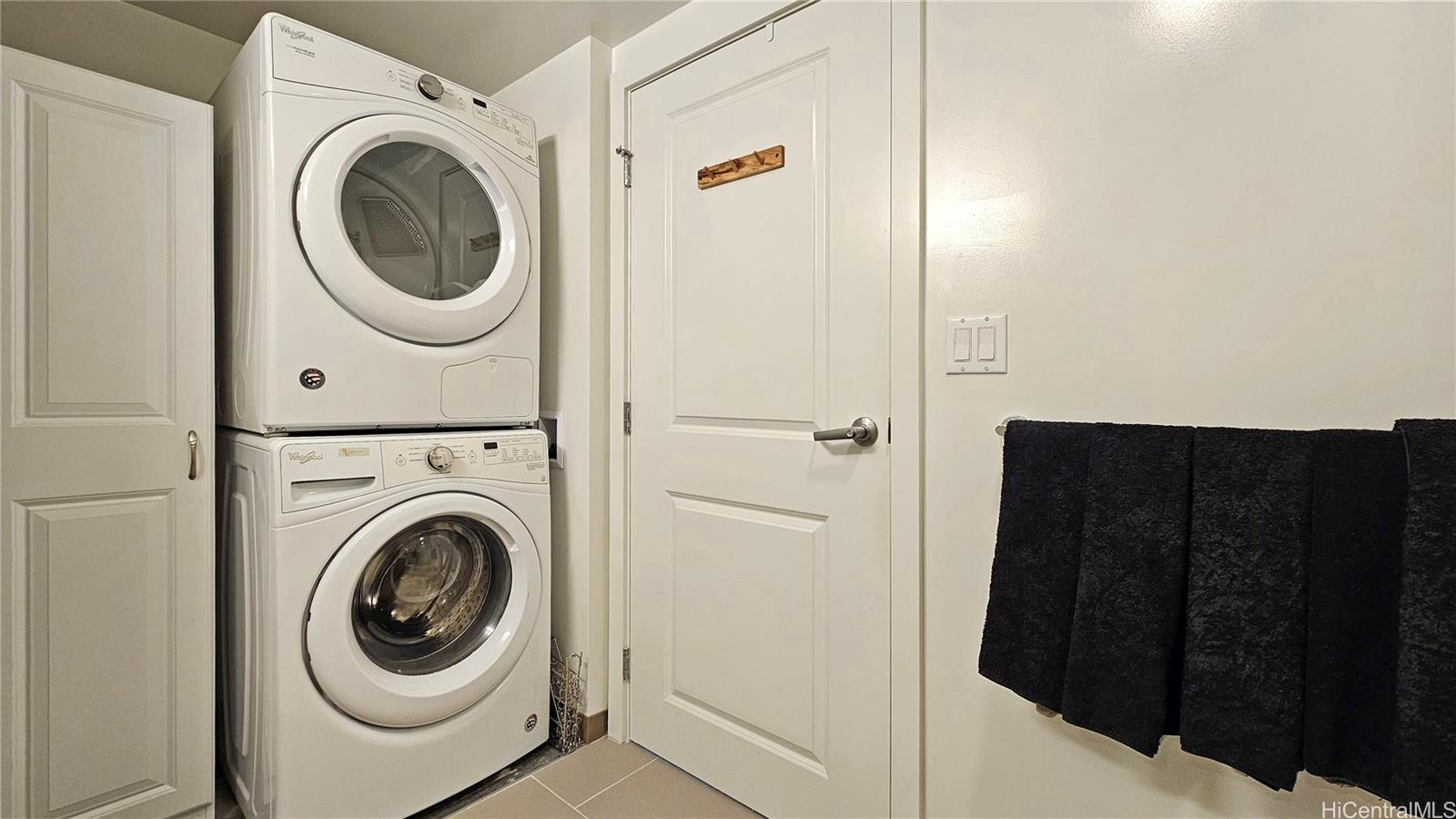 988 Halekauwila condo # 3410, Honolulu, Hawaii - photo 6 of 25