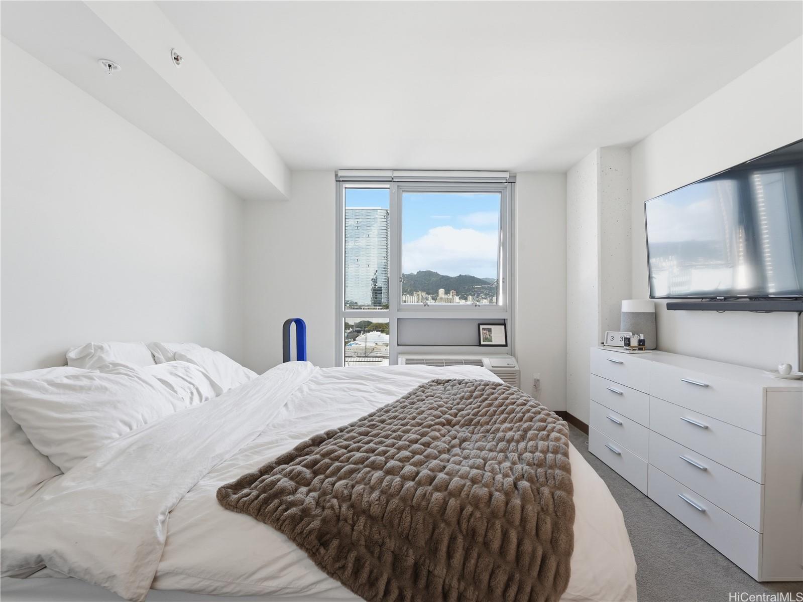 988 Halekauwila condo # 914, Honolulu, Hawaii - photo 3 of 25