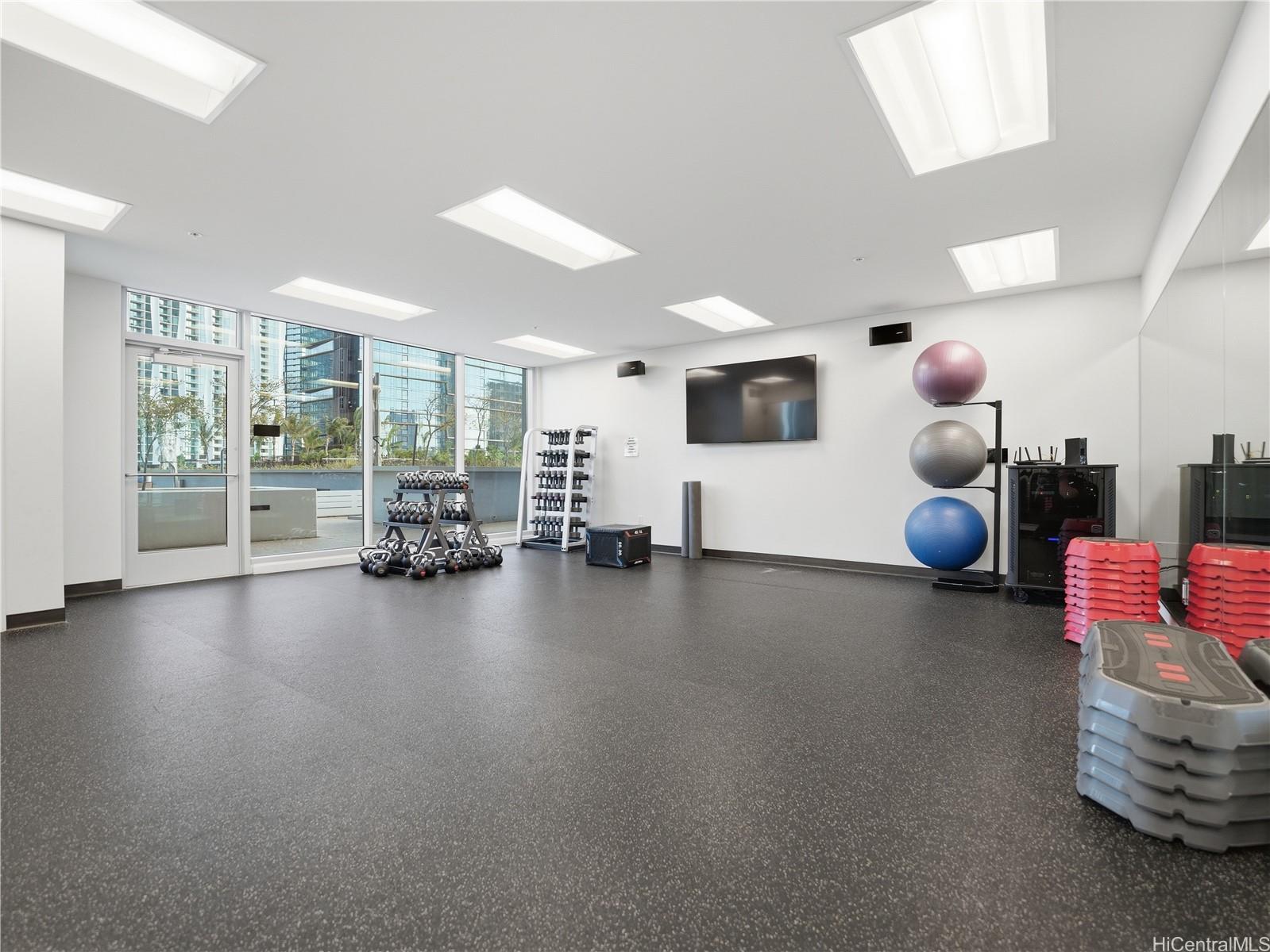 988 Halekauwila condo # 914, Honolulu, Hawaii - photo 22 of 25