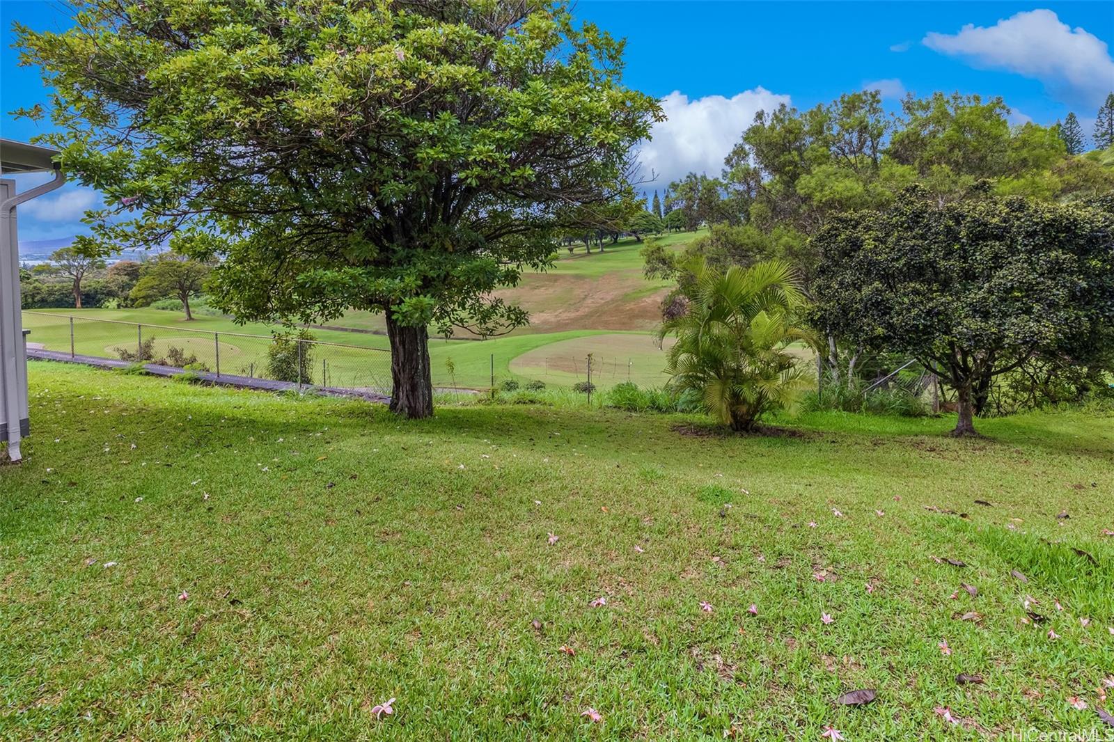 Ridgeway B2 condo # 208, Aiea, Hawaii - photo 2 of 24