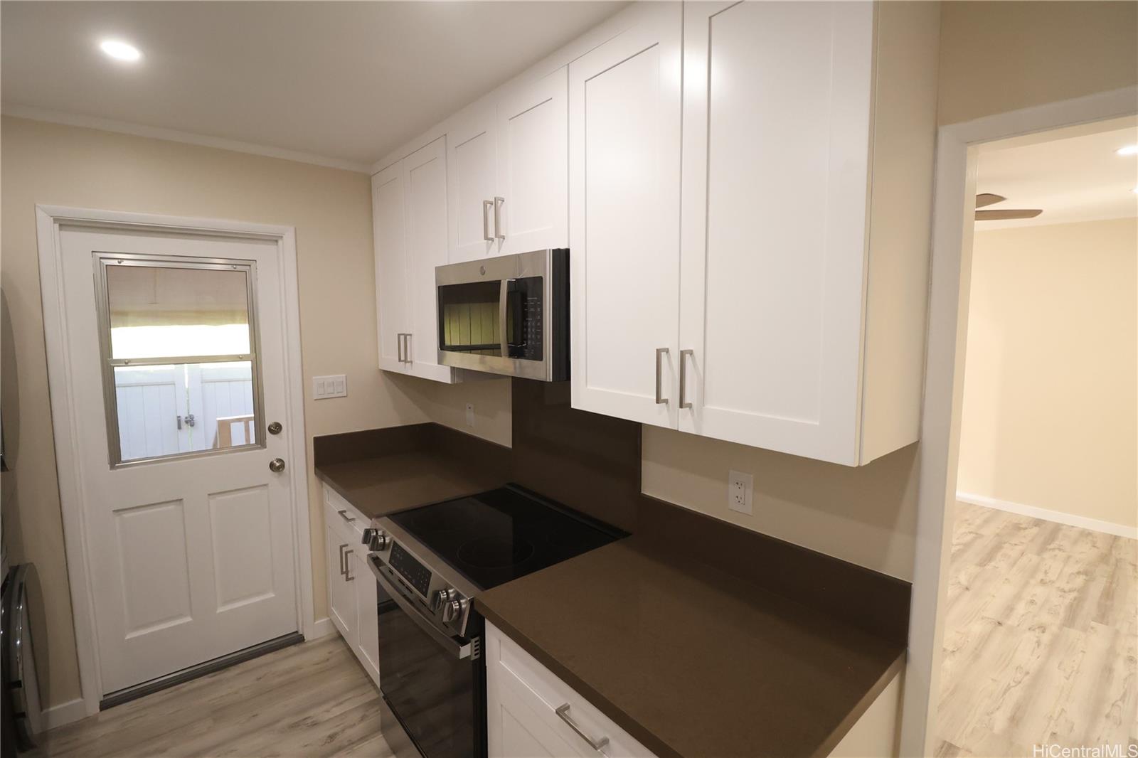 Ridgeway B1 condo # 26, Aiea, Hawaii - photo 3 of 16