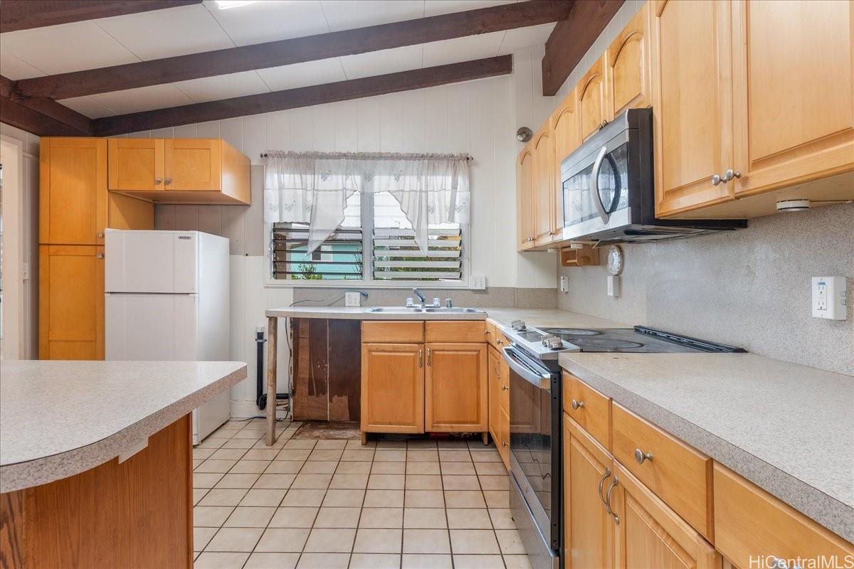 98-881  Kaamilo Street Aiea Heights, PearlCity home - photo 4 of 15