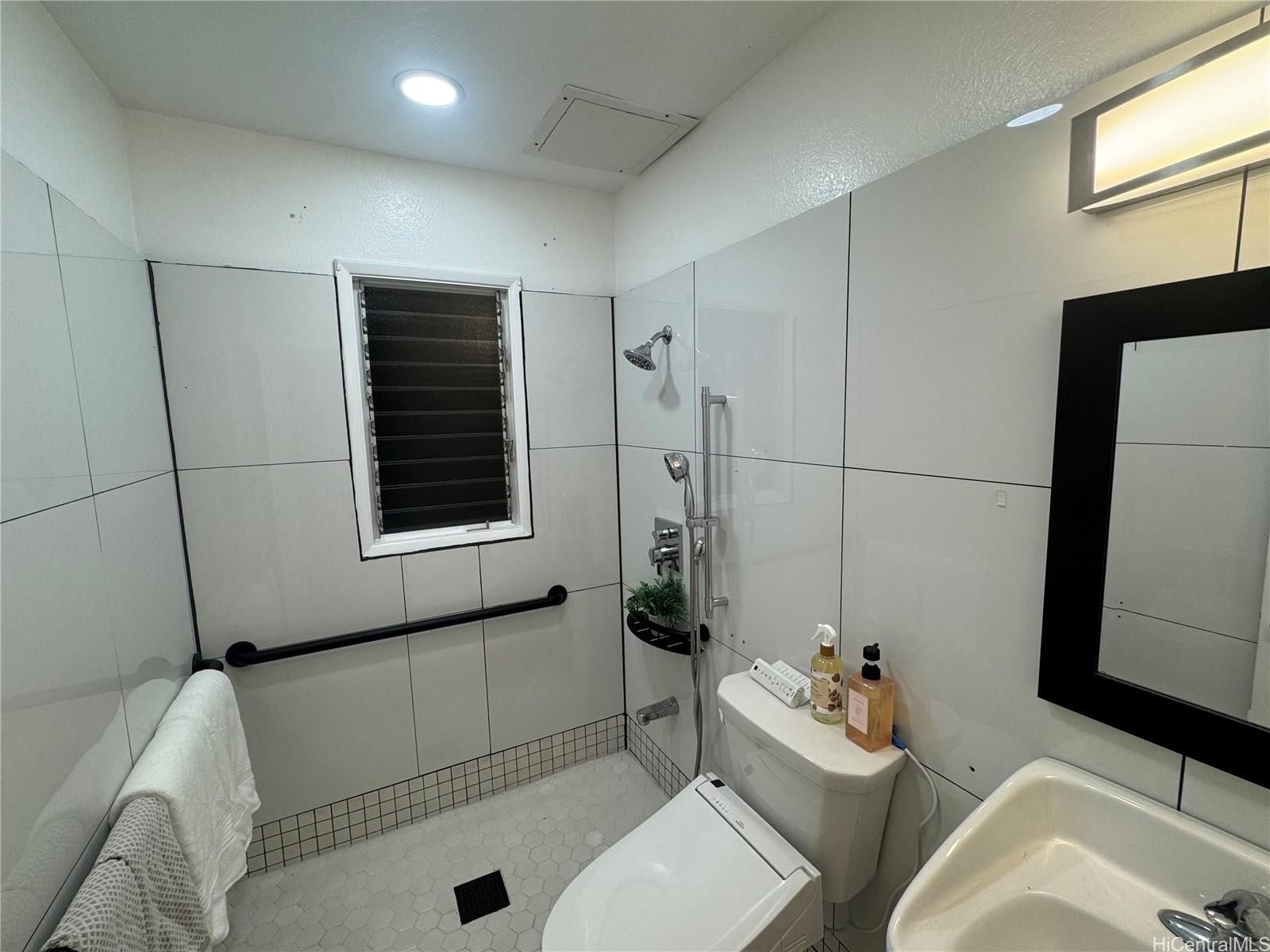 Waiau Garden Kai G-2 condo # 13, Pearl City, Hawaii - photo 3 of 4