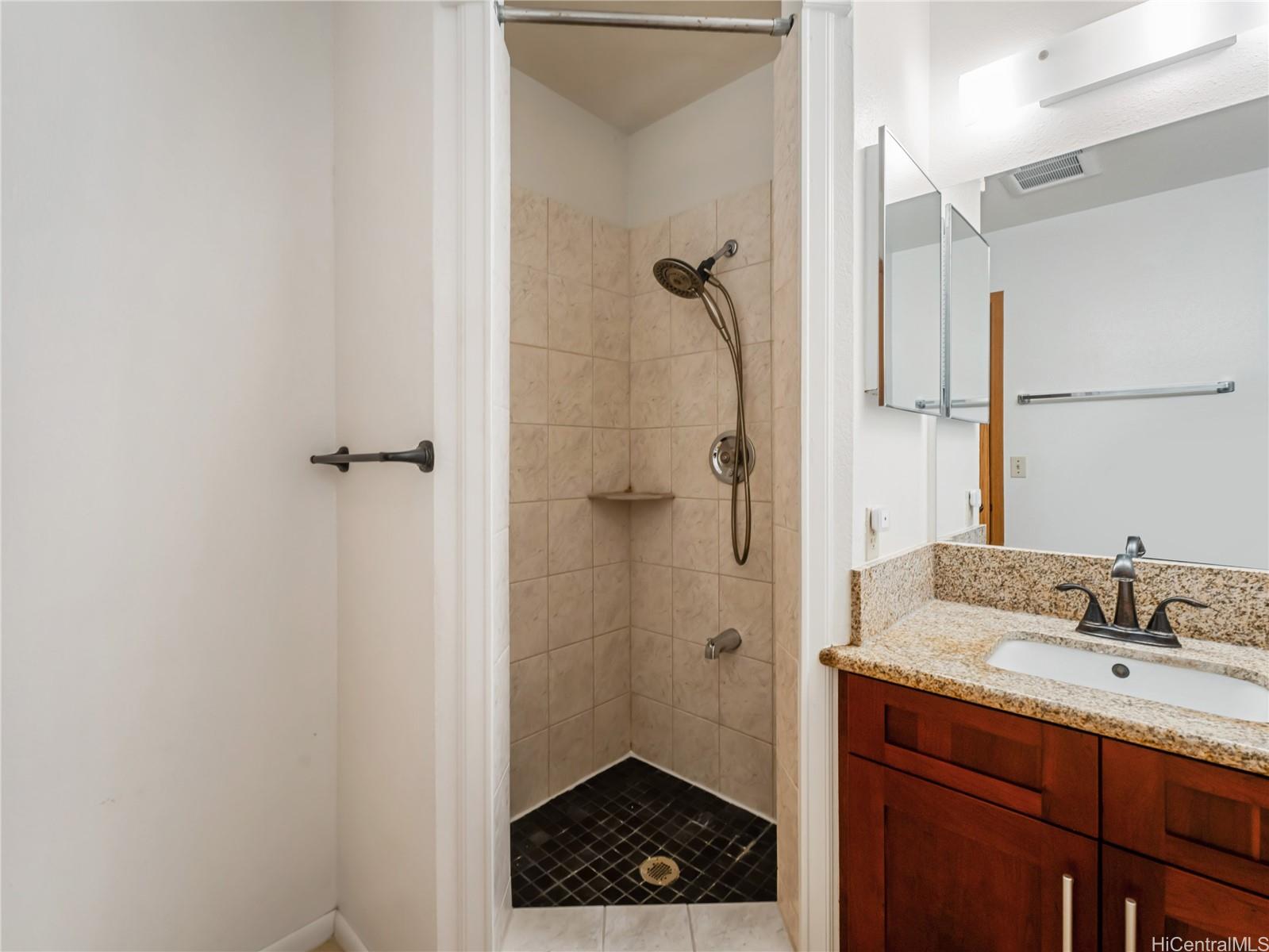 Harbor Pointe condo # 403, Aiea, Hawaii - photo 10 of 25