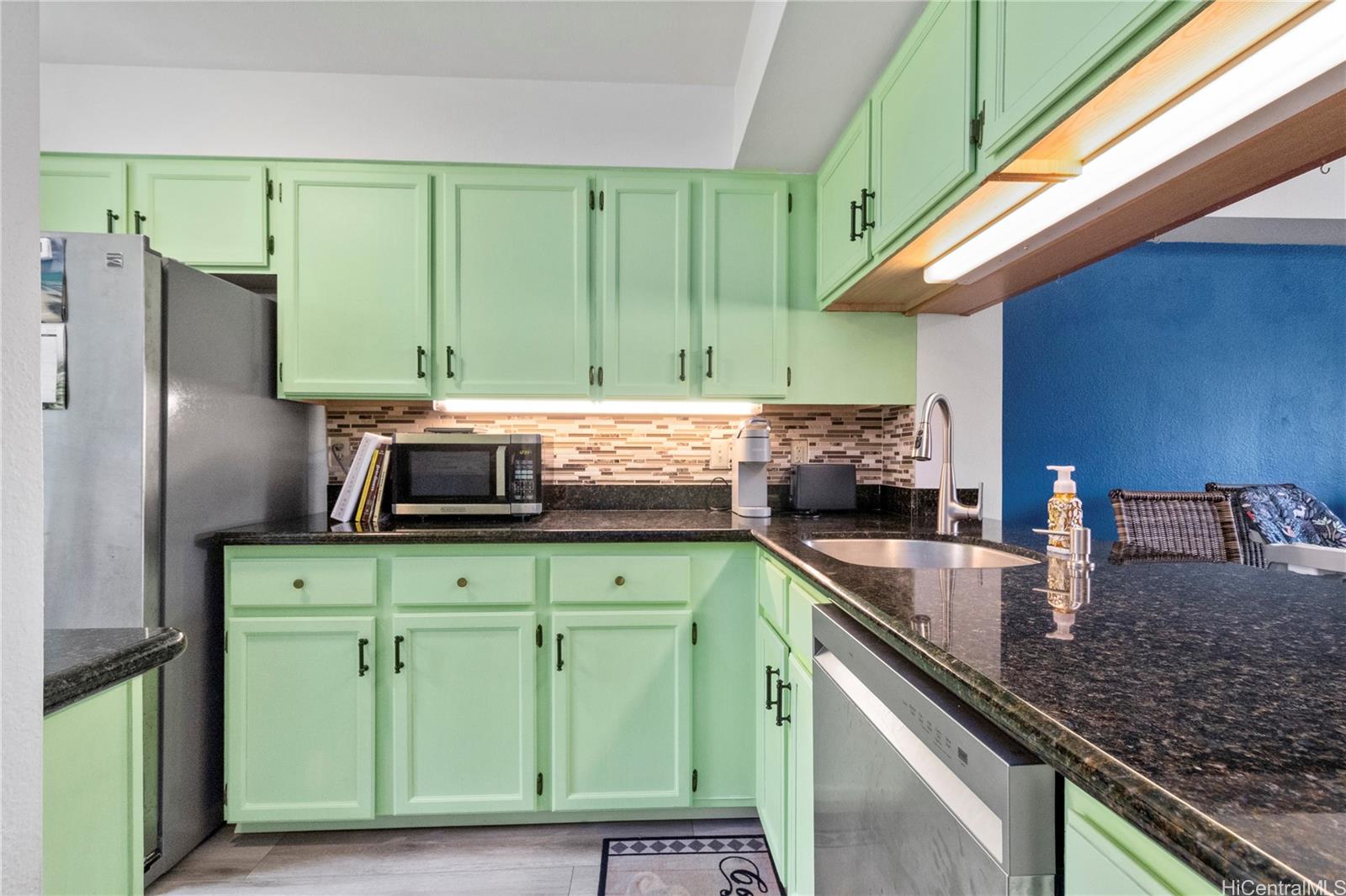 Harbor Pointe condo # 1103, Aiea, Hawaii - photo 2 of 12