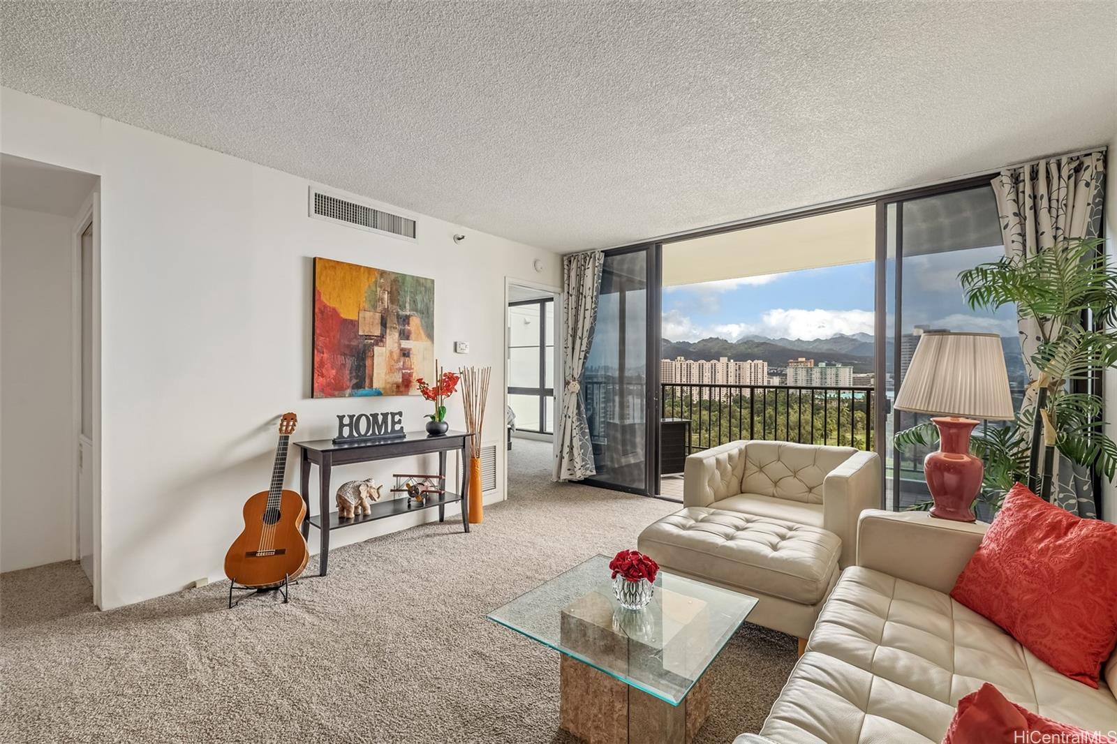 Franklin Towers condo # 17B, Honolulu, Hawaii - photo 2 of 23