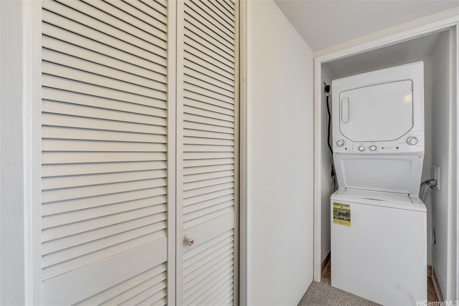 Franklin Towers condo # 17B, Honolulu, Hawaii - photo 16 of 23