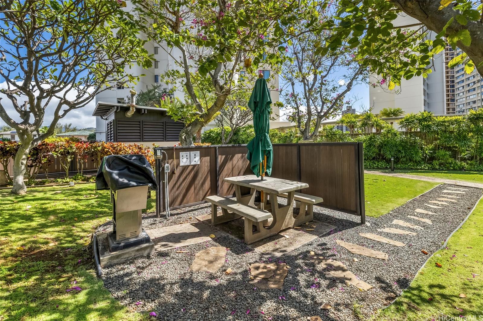 Franklin Towers condo # 17B, Honolulu, Hawaii - photo 19 of 23