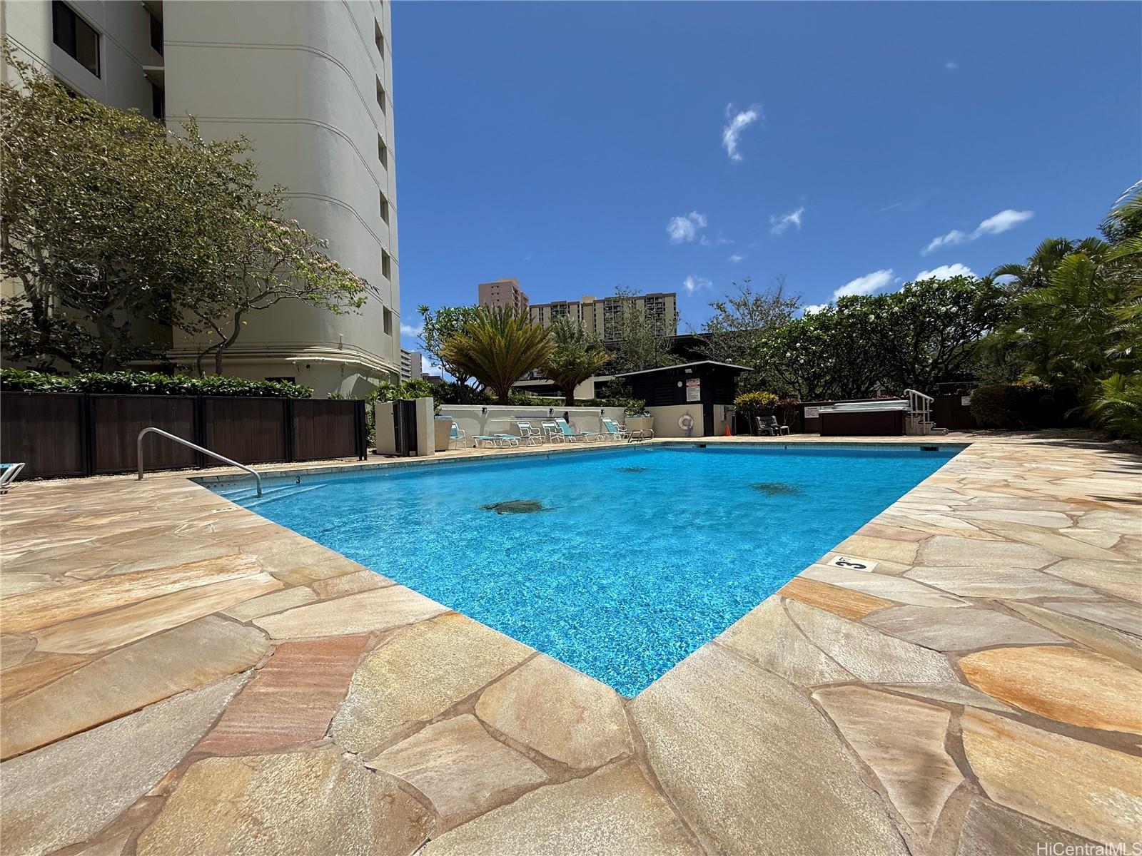 Franklin Towers condo # 19A, Honolulu, Hawaii - photo 18 of 23