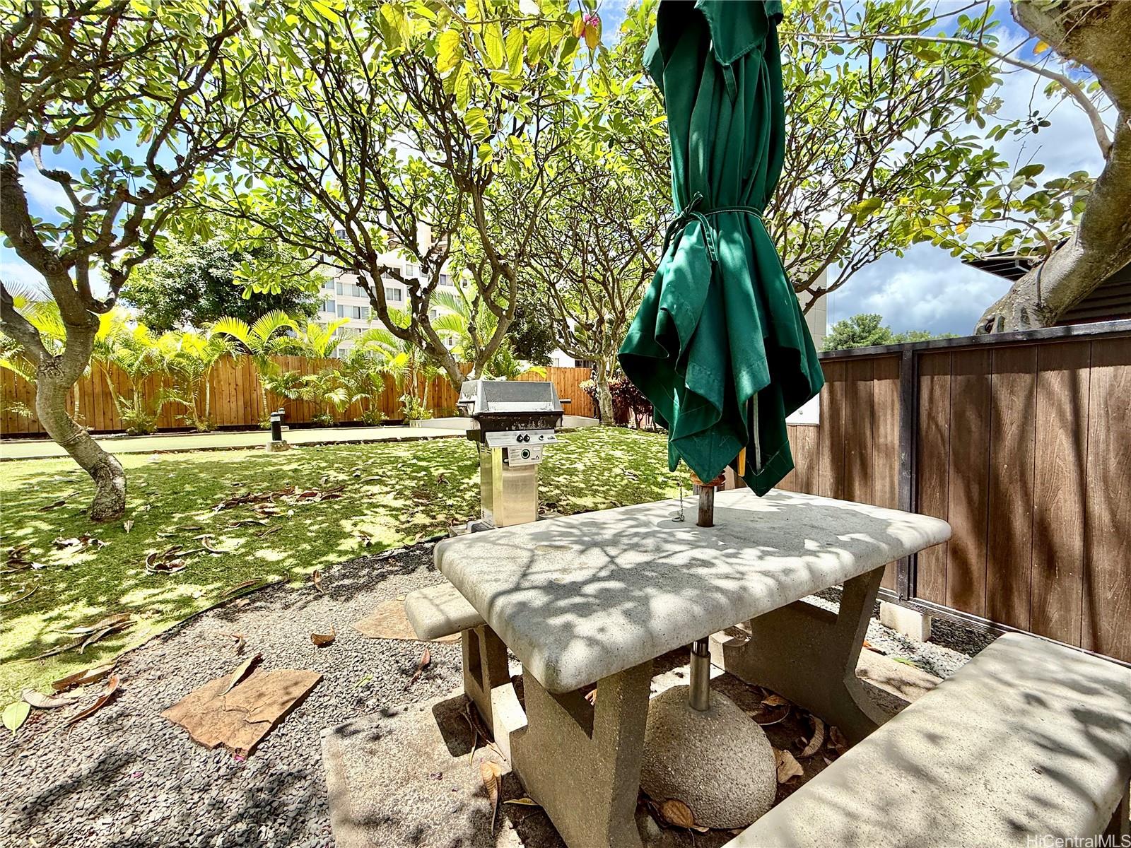 Franklin Towers condo # 19A, Honolulu, Hawaii - photo 21 of 23