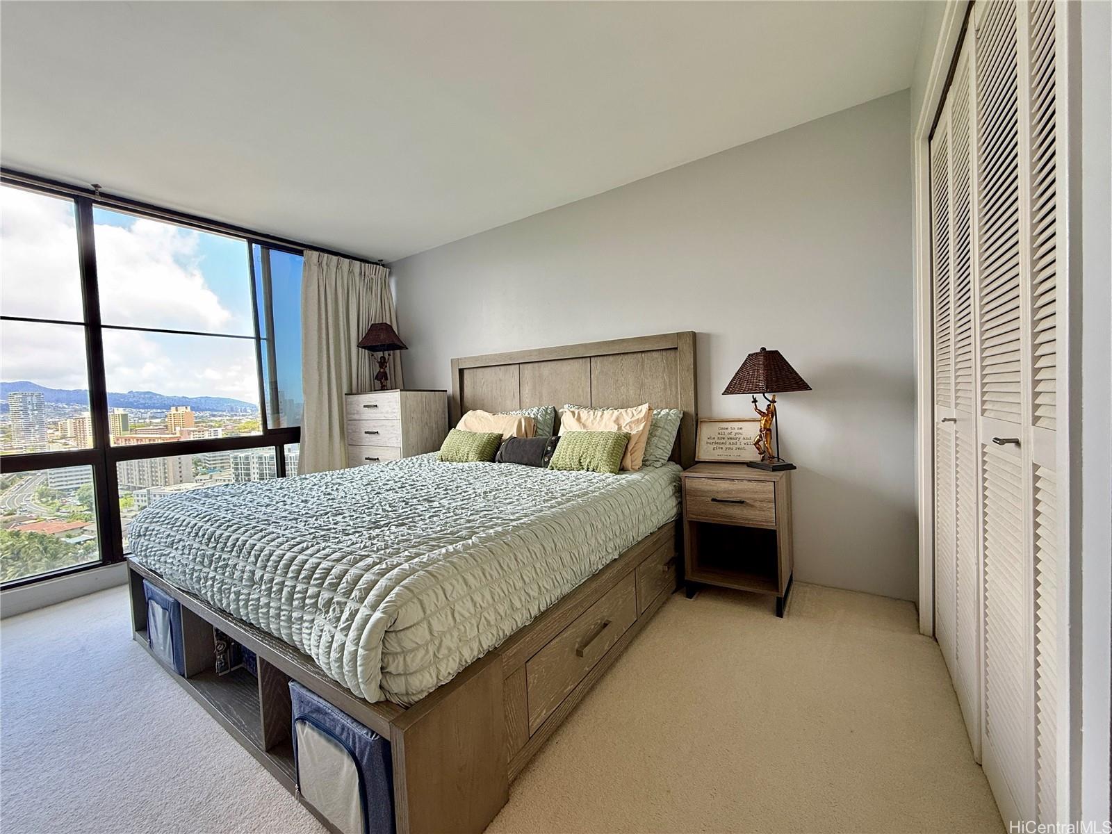 Franklin Towers condo # 19A, Honolulu, Hawaii - photo 11 of 25