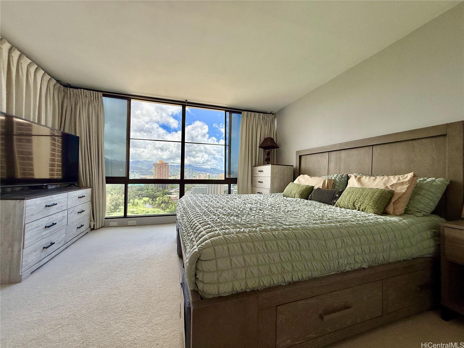 Franklin Towers condo # 19A, Honolulu, Hawaii - photo 9 of 25