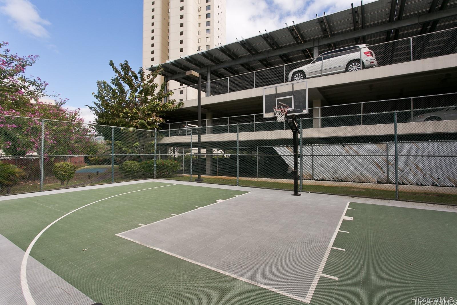 990 Ala Nanala Street Honolulu - Rental - photo 14 of 17