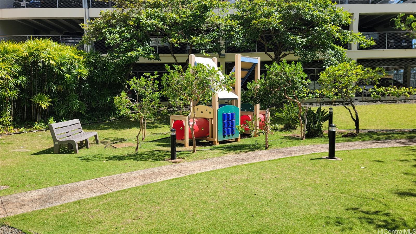 Franklin Towers condo # 22B, Honolulu, Hawaii - photo 8 of 11