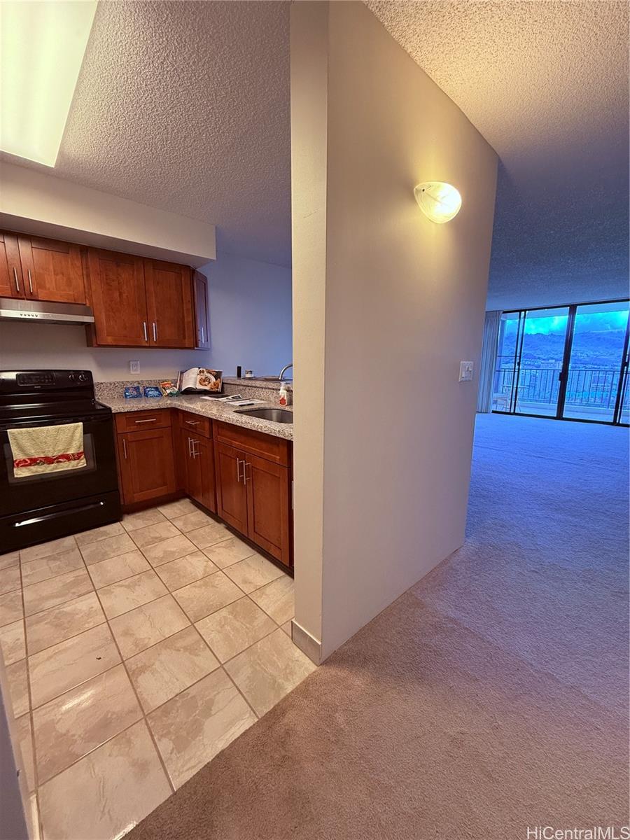 Franklin towers condo # 26B, Honolulu, Hawaii - photo 4 of 25