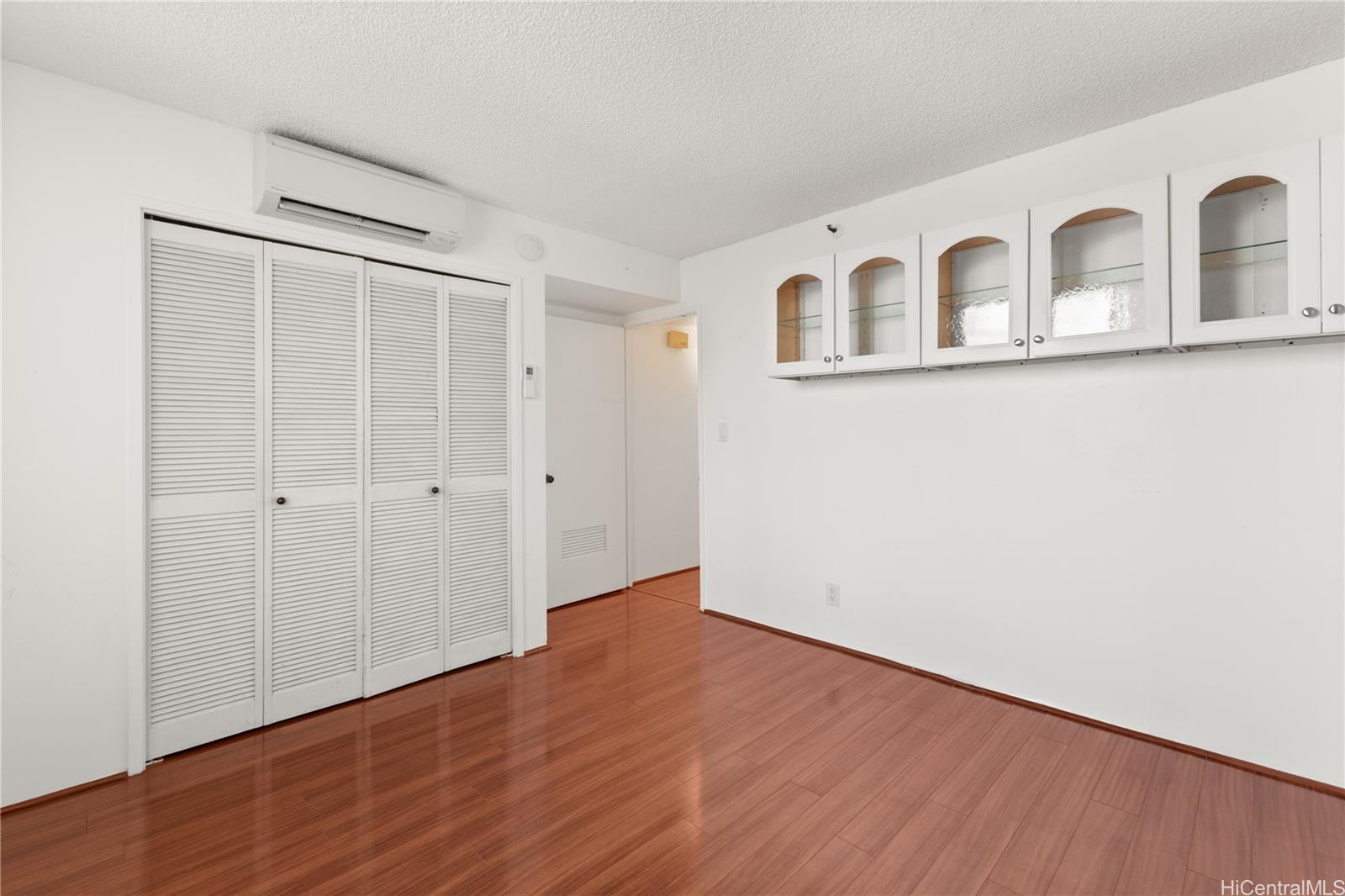 Franklin Towers condo # 32C, Honolulu, Hawaii - photo 12 of 24