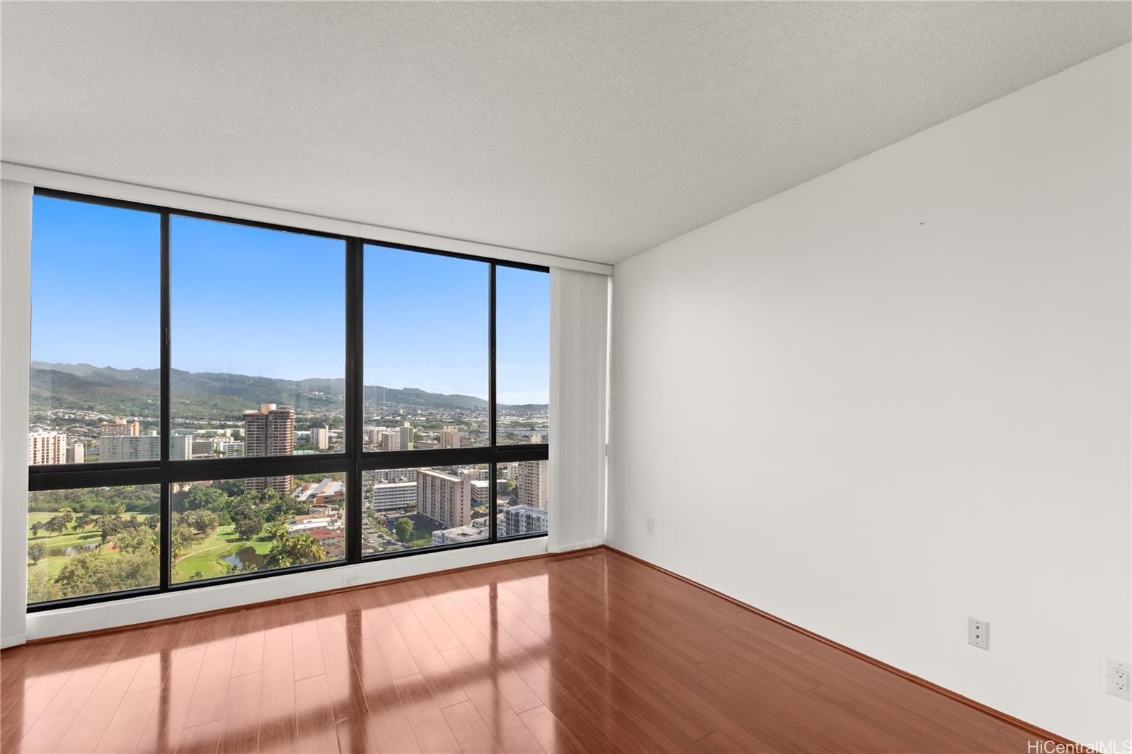 Franklin Towers condo # 32C, Honolulu, Hawaii - photo 14 of 24