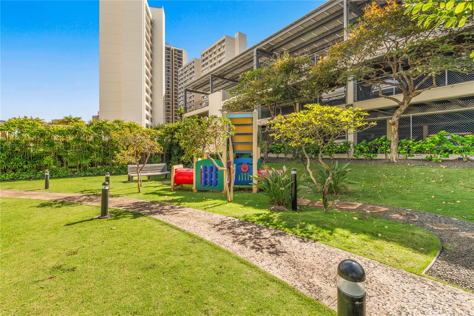 Franklin Towers condo # 32C, Honolulu, Hawaii - photo 18 of 24