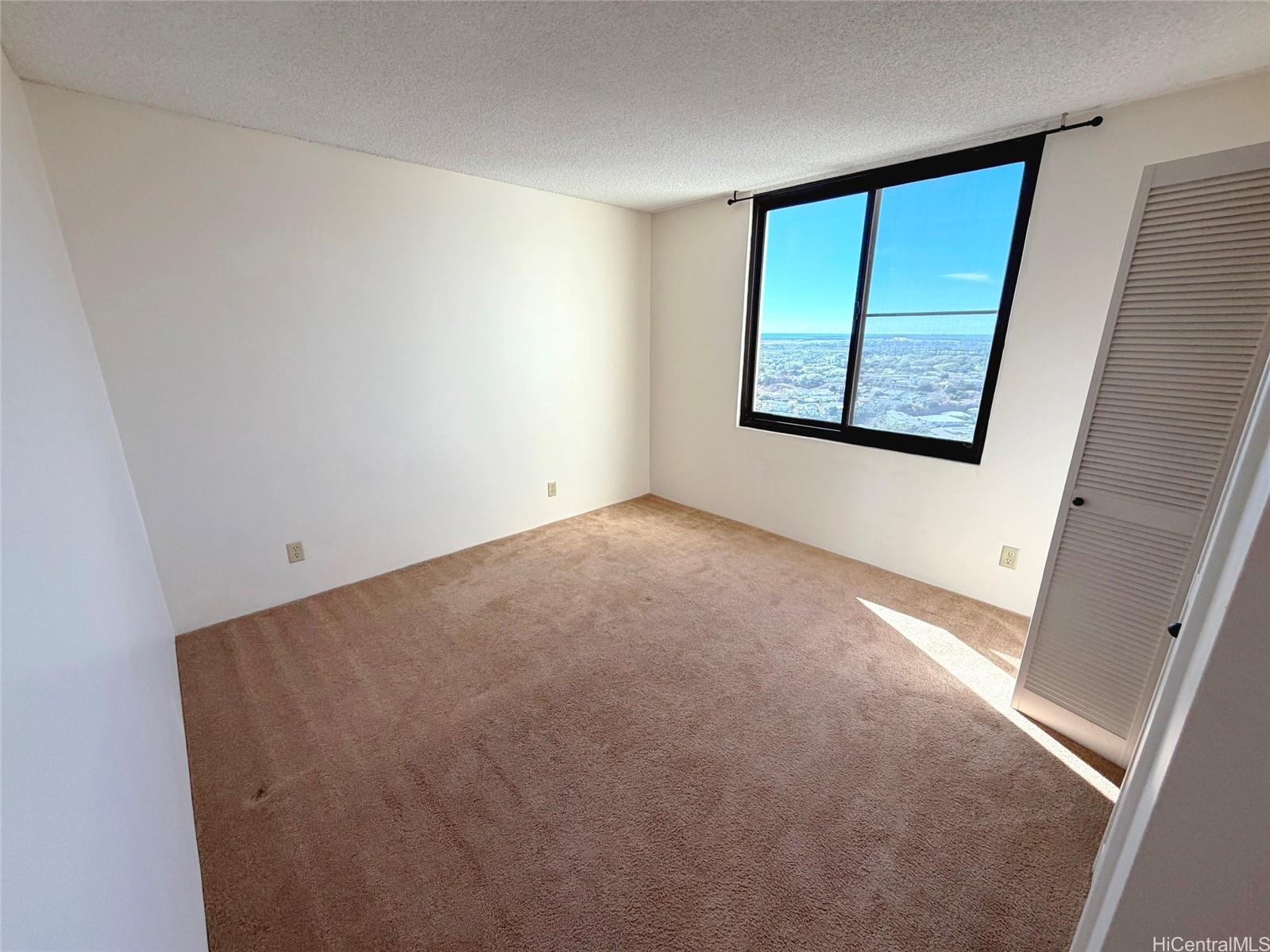 990 Ala Nanala St Honolulu - Rental - photo 12 of 24