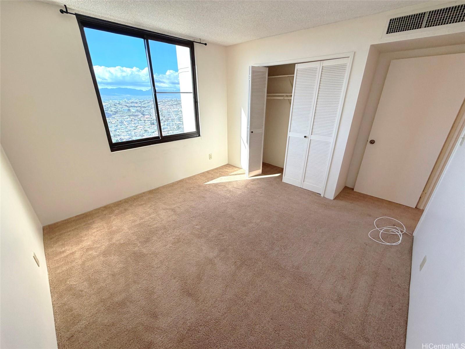 990 Ala Nanala St Honolulu - Rental - photo 13 of 24