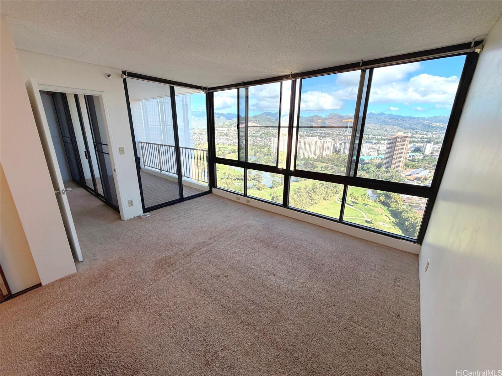 990 Ala Nanala St Honolulu - Rental - photo 16 of 24