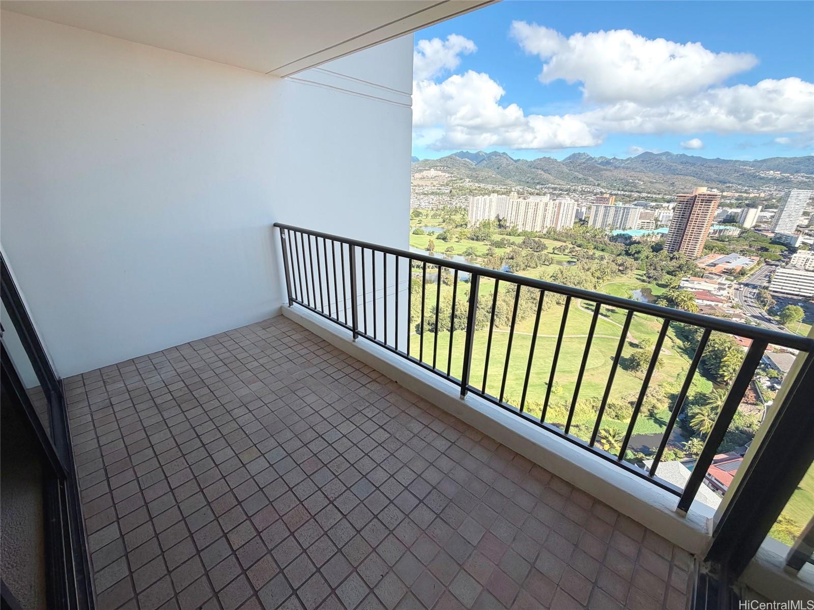 990 Ala Nanala St Honolulu - Rental - photo 22 of 24