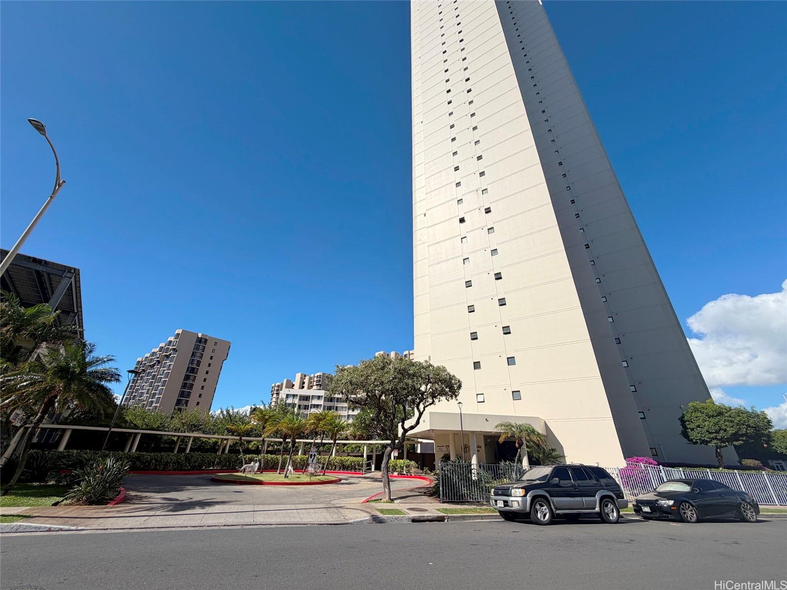 990 Ala Nanala St Honolulu - Rental - photo 23 of 24