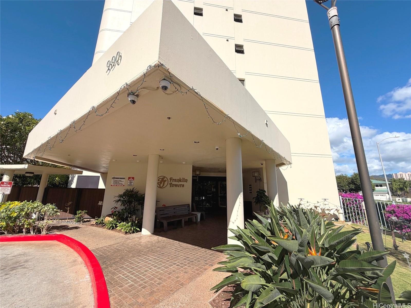 990 Ala Nanala St Honolulu - Rental - photo 24 of 24