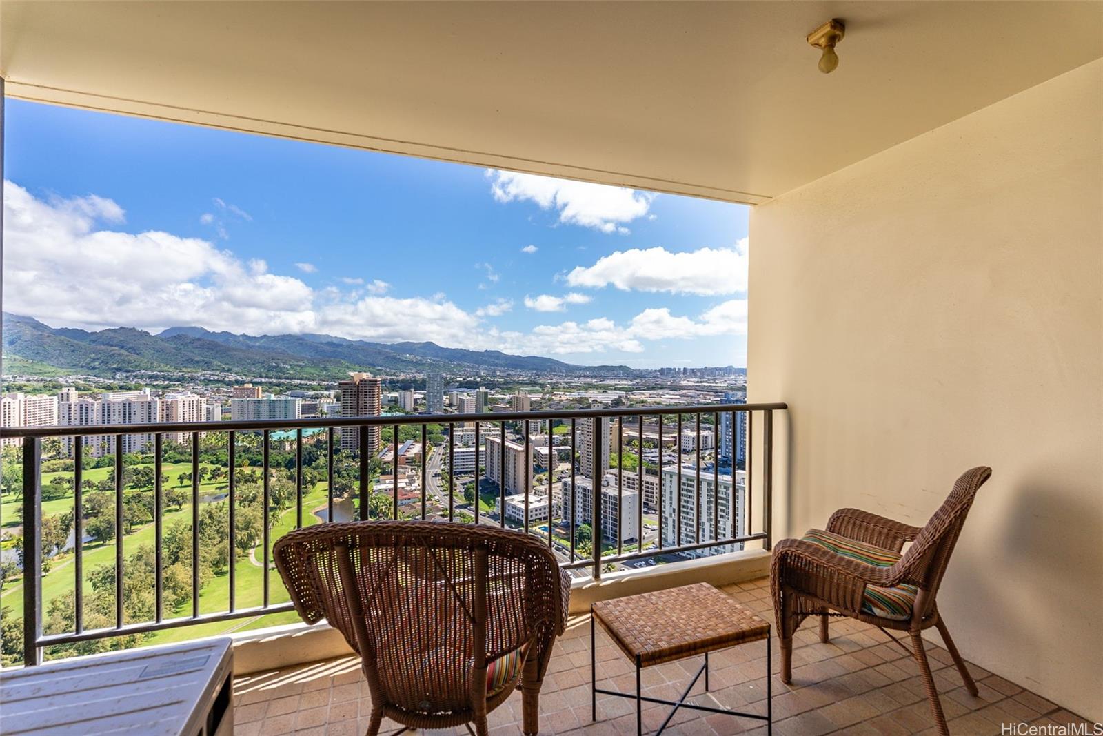 Franklin Towers condo # 35B, Honolulu, Hawaii - photo 17 of 25