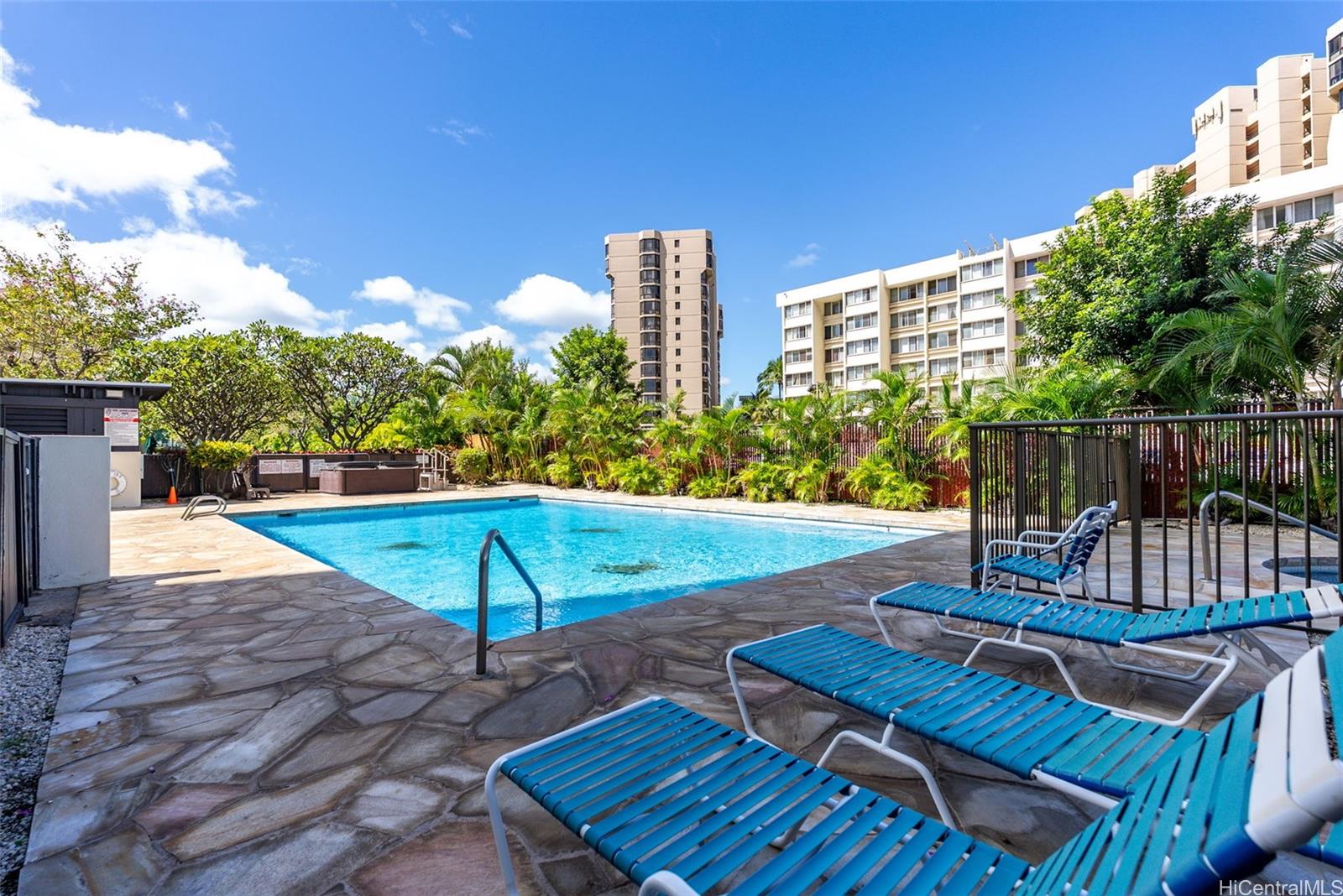 Franklin Towers condo # 35B, Honolulu, Hawaii - photo 19 of 25