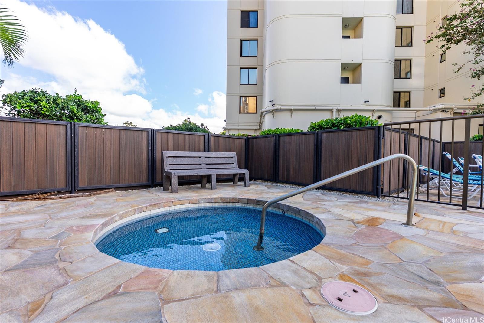 Franklin Towers condo # 35B, Honolulu, Hawaii - photo 20 of 25