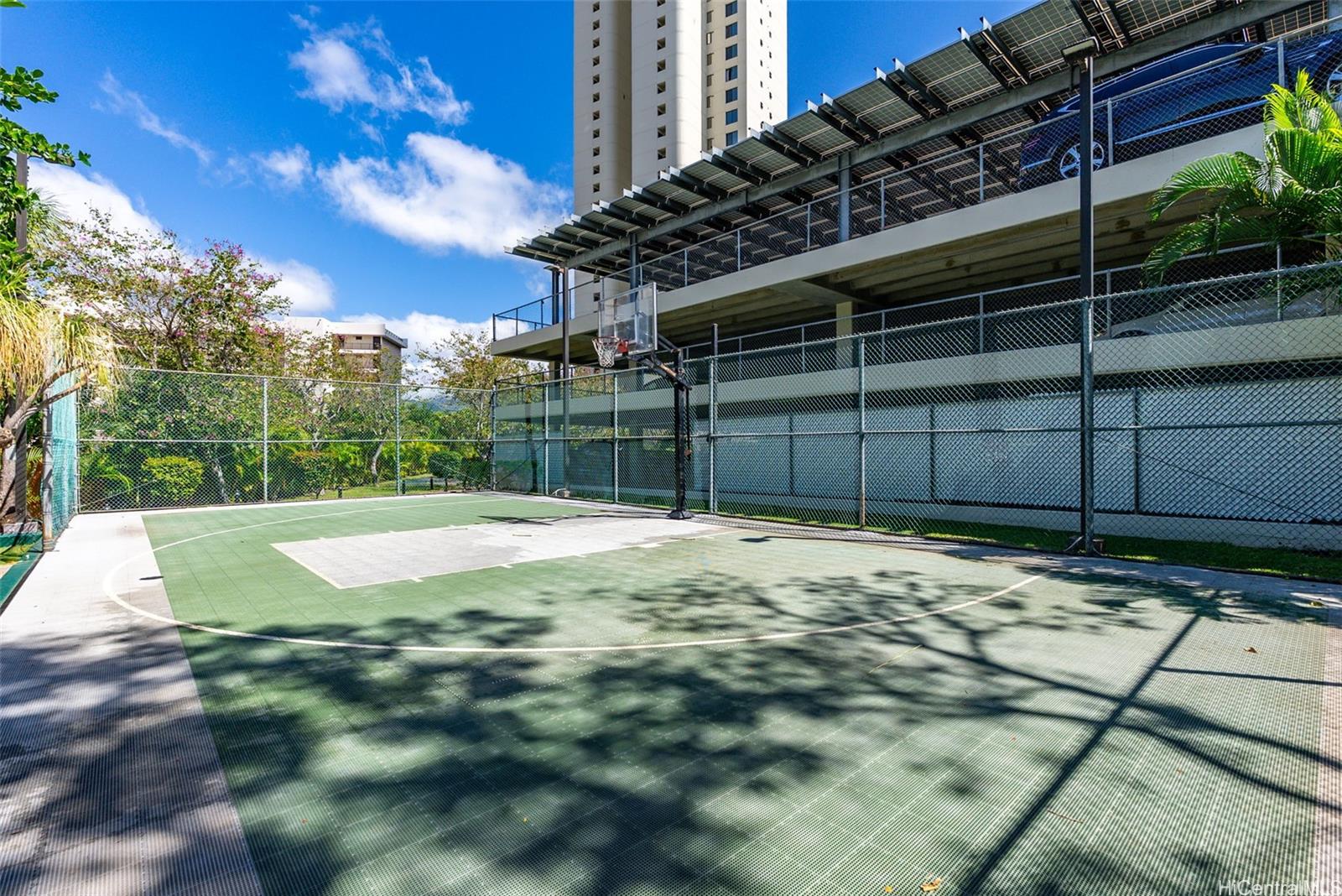 Franklin Towers condo # 35B, Honolulu, Hawaii - photo 22 of 25