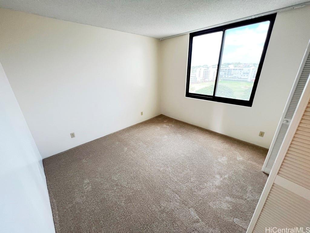 990 Ala Nanala St Honolulu - Rental - photo 15 of 25