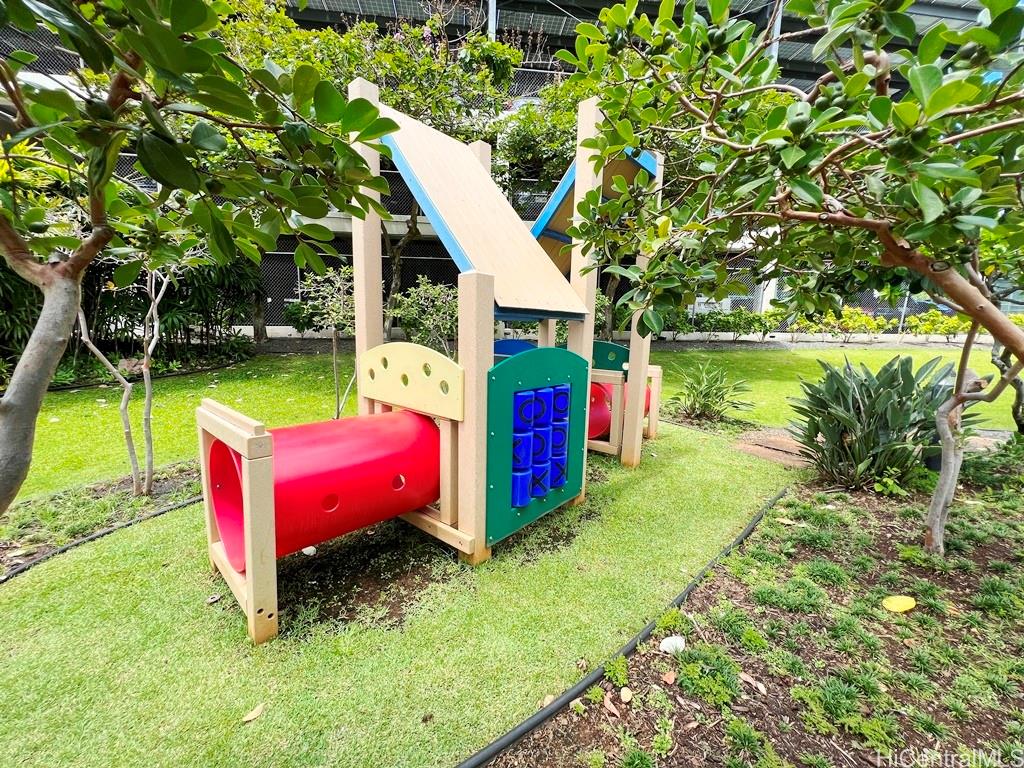 990 Ala Nanala St Honolulu - Rental - photo 21 of 25