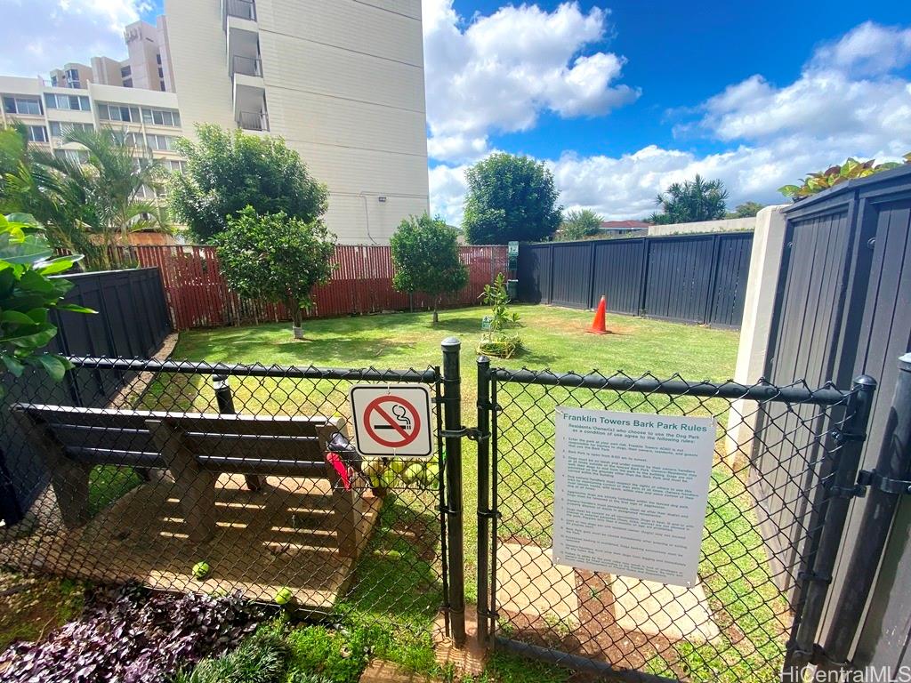 990 Ala Nanala St Honolulu - Rental - photo 25 of 25