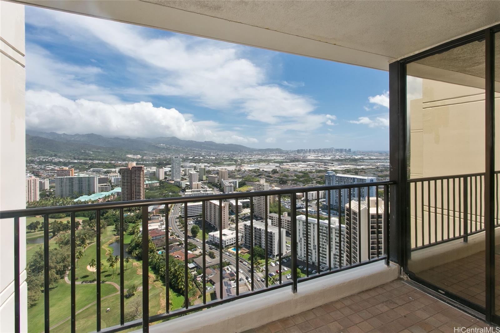 Franklin Towers condo # PHA, Honolulu, Hawaii - photo 2 of 20